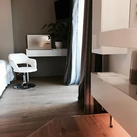 Couette-café La Domitia - Maison D'hôtes, Spa&sauna *