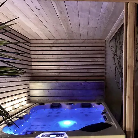 La Domitia - Maison D'hôtes, Spa&sauna Couette-café Montbazin