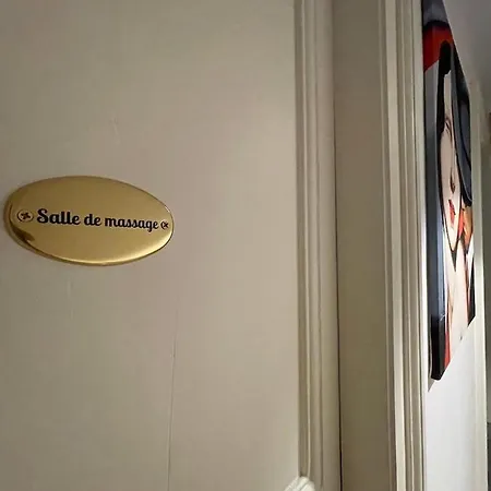 La Domitia - Maison D'hôtes, Spa&sauna Couette-café *