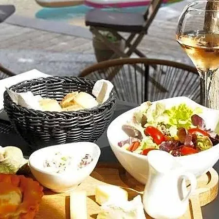 La Domitia - Maison D'hotes, Massages & Bien-etre Bed & Breakfast 4*