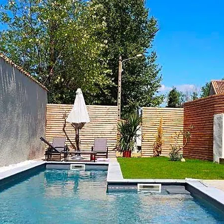 La Domitia - Maison D'hotes, Massages & Bien-etre Bed & Breakfast 4*