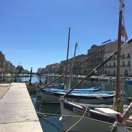 Bed and Breakfast La Domitia - Maison D'hotes, Massages & Bien-etre 4*