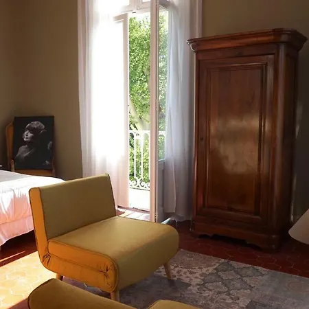 La Domitia - Maison D'hôtes, Spa&sauna Couette-café *