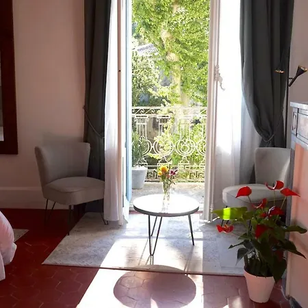 住宿加早餐酒店 La Domitia - Maison D'hotes, Massages & Bien-etre
