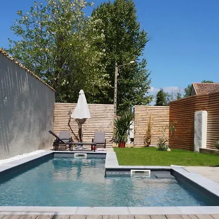 La Domitia - Maison D'hôtes, Spa&sauna Couette-café *