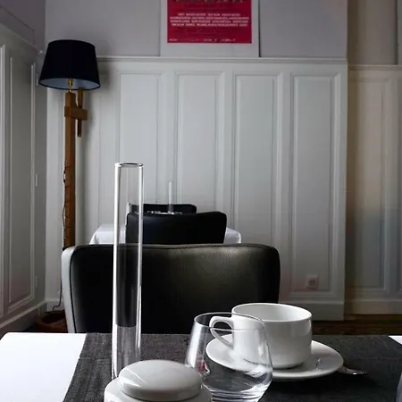 La Domitia - Maison D'hôtes, Spa&sauna Couette-café *