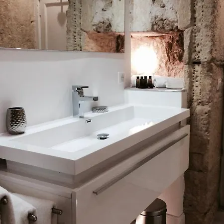 Bed & Breakfast La Domitia - Maison D'hotes, Massages & Bien-etre